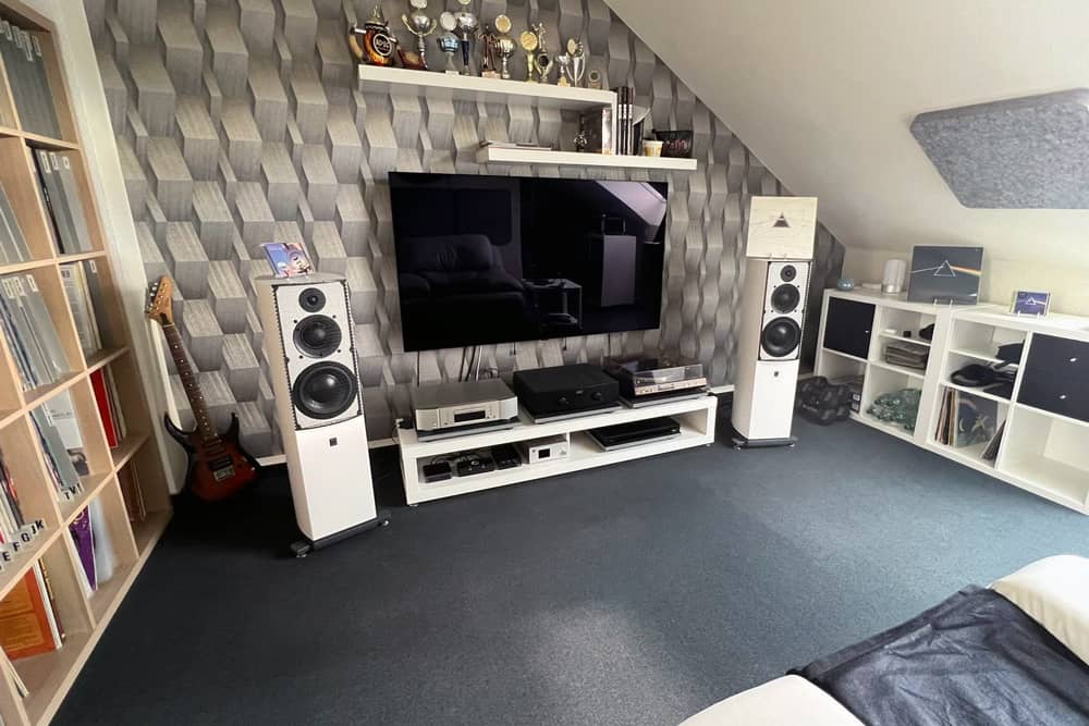 Dimi-vesos-high-fidelity-berater-hifi-high-end-lautsprecher-studio-berlin